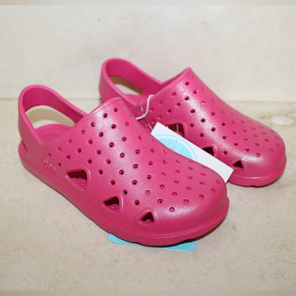 Totes sandals (size toddler 9-10) (NWT)